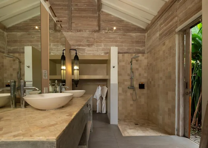 Villa Mannao By Finder