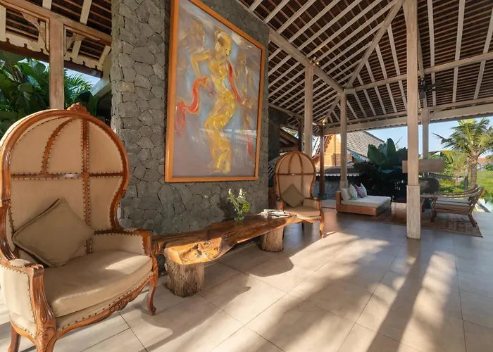 Villa Mannao By Finder *